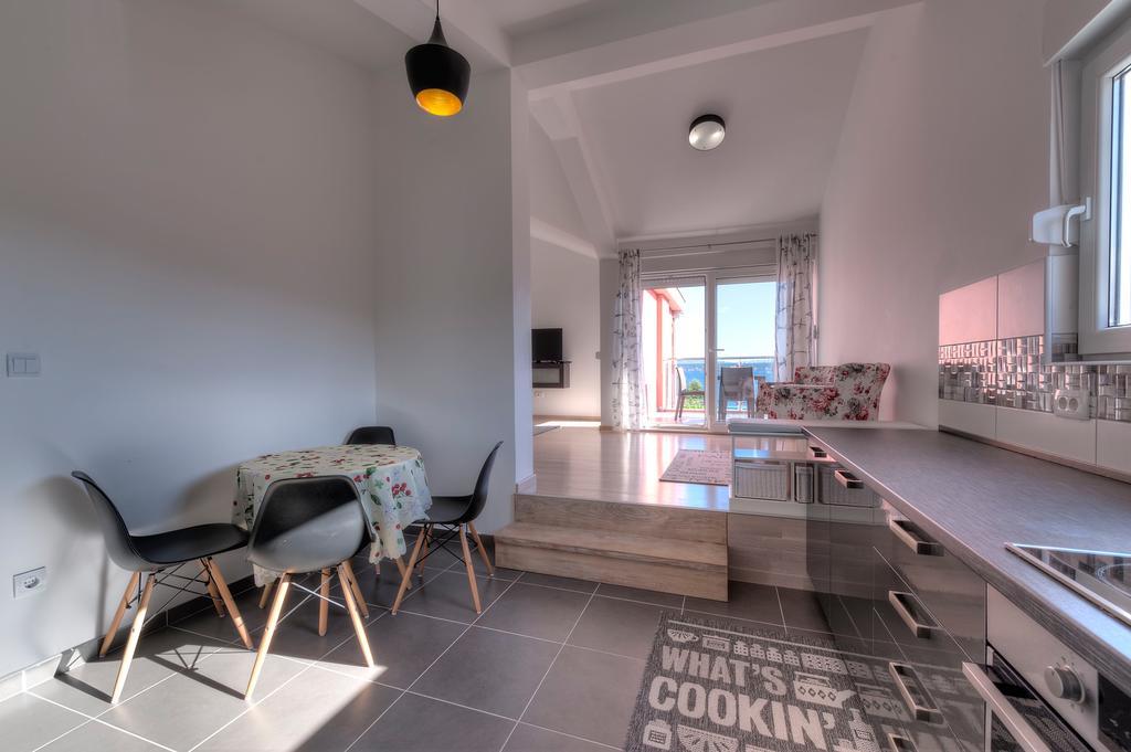 Apartments Delfin Tivat Exterior foto
